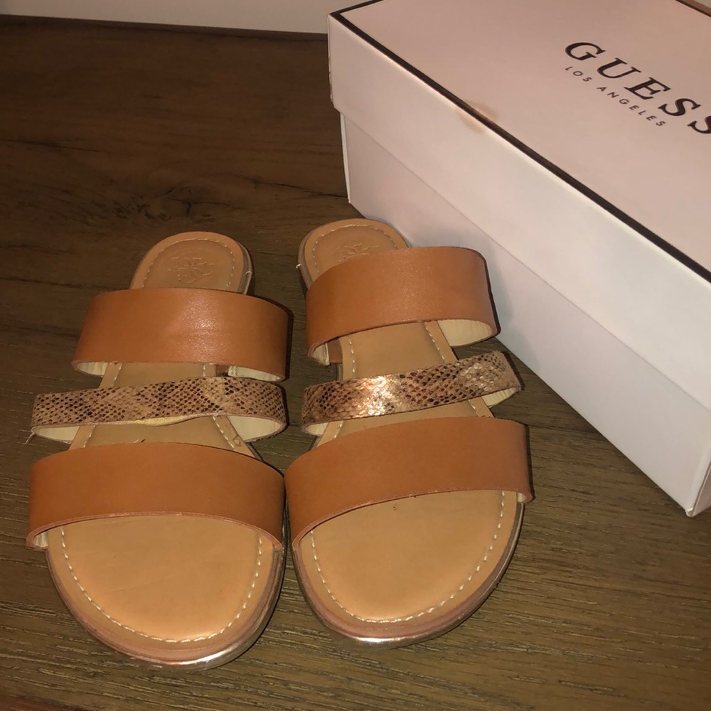 Lightly worn guess slip on’s